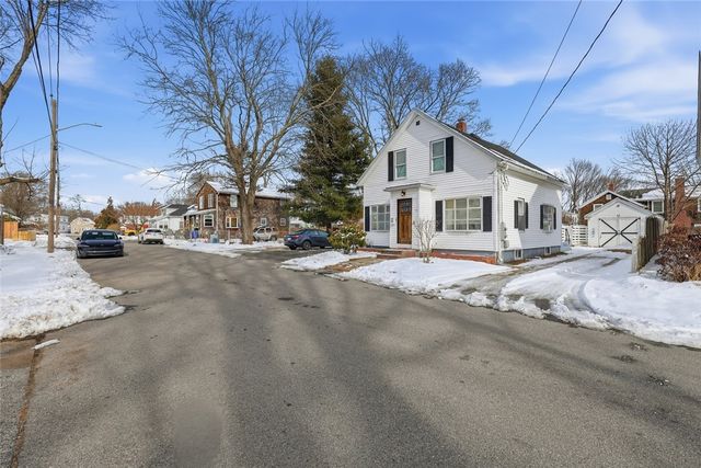 15 Claire Shore, East Providence, RI 02915