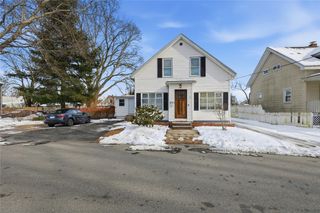 15 Claire Shore, East Providence, RI 02915