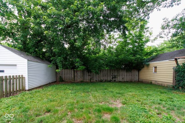 1906 Glenridge Drive, Indianapolis, IN 46218