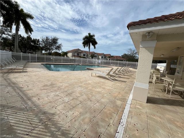 884 Hampton CIR 159, Naples, FL 34105