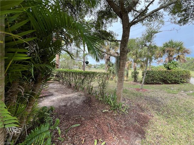 884 Hampton CIR 159, Naples, FL 34105