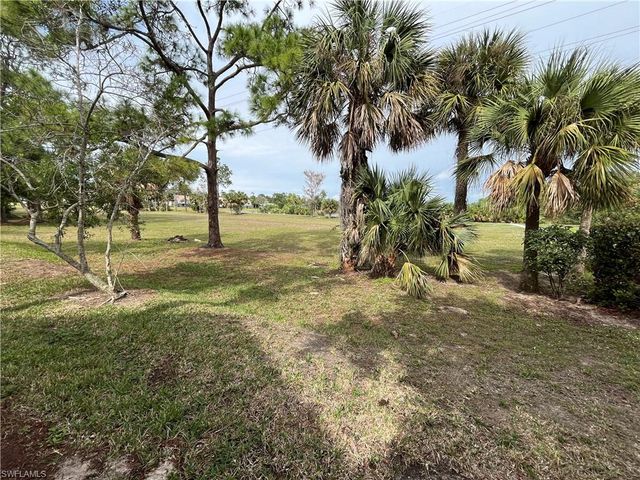 884 Hampton CIR 159, Naples, FL 34105