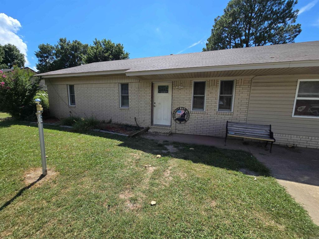 733 Smith Ave, Trumann, AR 72472