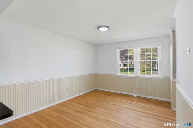32 Meadowgate Street, Wethersfield, CT 06109