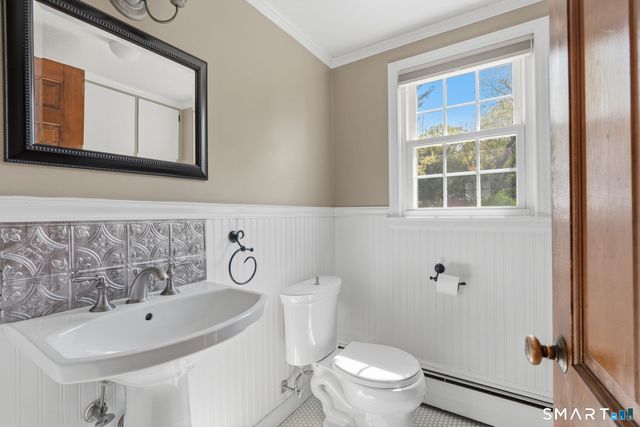 32 Meadowgate Street, Wethersfield, CT 06109