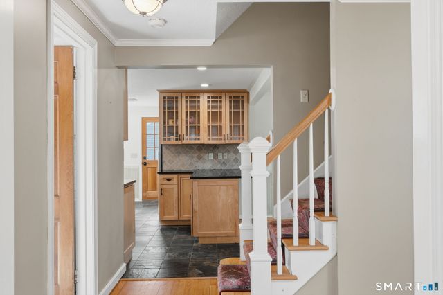 32 Meadowgate Street, Wethersfield, CT 06109
