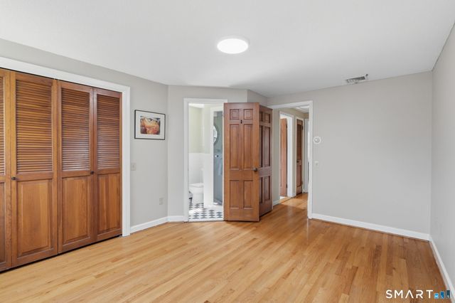 32 Meadowgate Street, Wethersfield, CT 06109