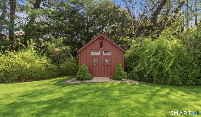 32 Meadowgate Street, Wethersfield, CT 06109