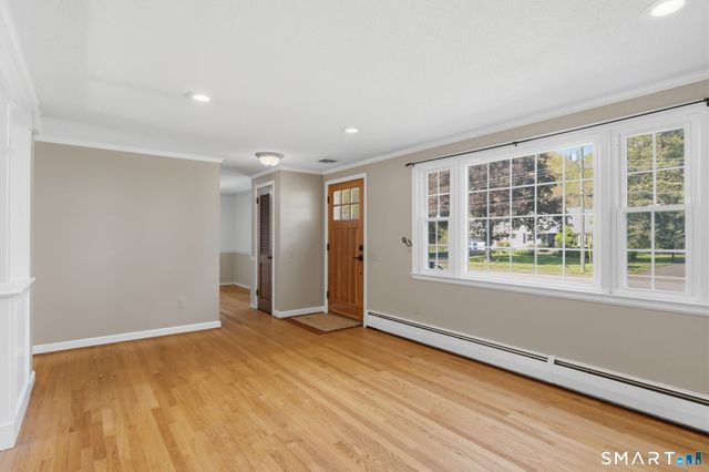 32 Meadowgate Street, Wethersfield, CT 06109