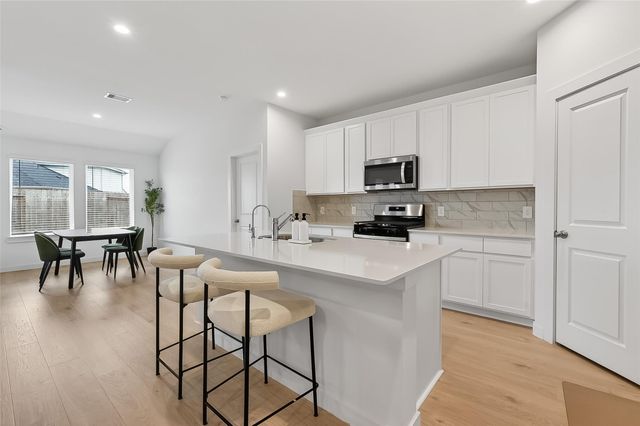 3903 Dodington Ash Drive, Fulshear, TX 77441