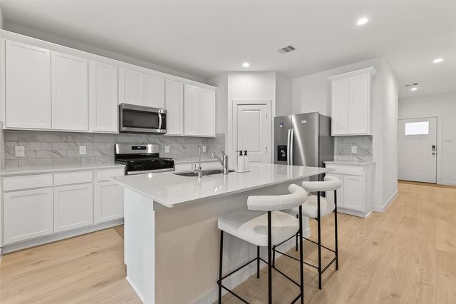 3903 Dodington Ash Drive, Fulshear, TX 77441