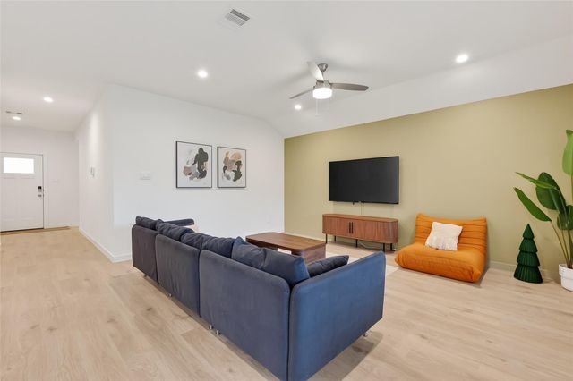 3903 Dodington Ash Drive, Fulshear, TX 77441