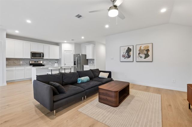 3903 Dodington Ash Drive, Fulshear, TX 77441