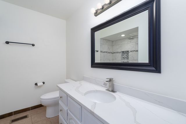 8415 Country Club Lane, Orland Park, IL 60462