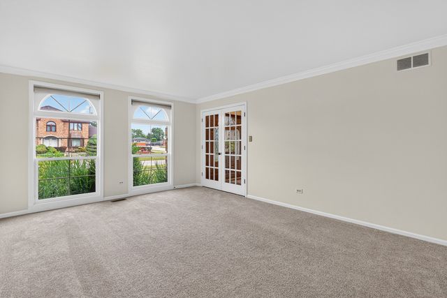 8415 Country Club Lane, Orland Park, IL 60462