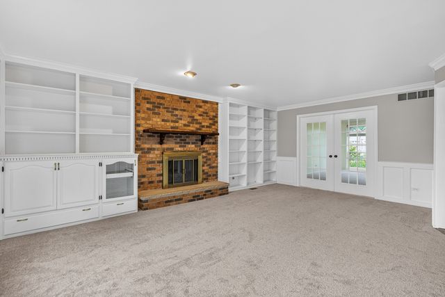 8415 Country Club Lane, Orland Park, IL 60462