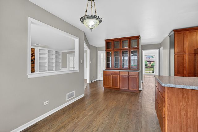 8415 Country Club Lane, Orland Park, IL 60462