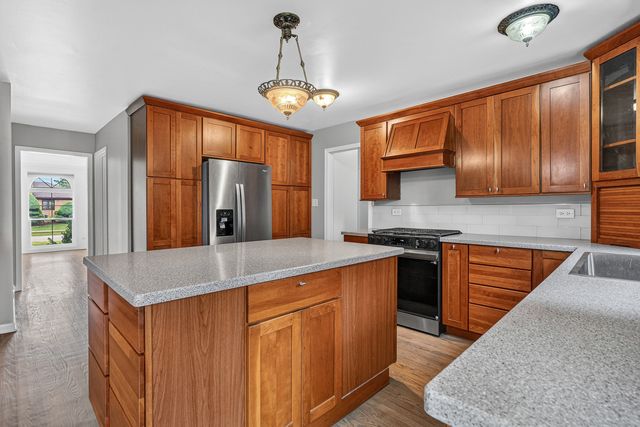8415 Country Club Lane, Orland Park, IL 60462