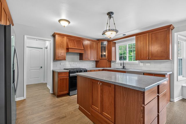 8415 Country Club Lane, Orland Park, IL 60462