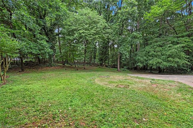 5021 Eastwin Drive, Winston-salem, NC 27104