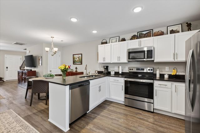 223 Woodland Valley Ln, Clarksville, TN 37040