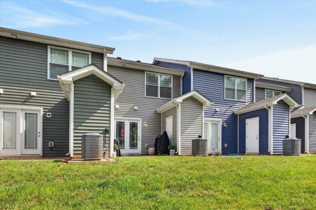 223 Woodland Valley Ln, Clarksville, TN 37040