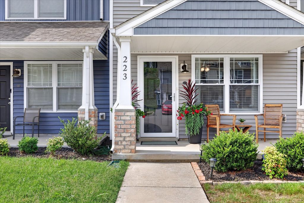 223 Woodland Valley Ln, Clarksville, TN 37040