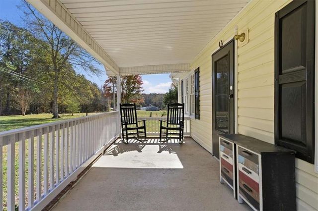 587 Whooping Creek Road, Carrollton, GA 30116