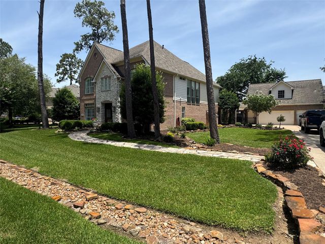 1011 Oak Park Lane, Friendswood, TX 77546