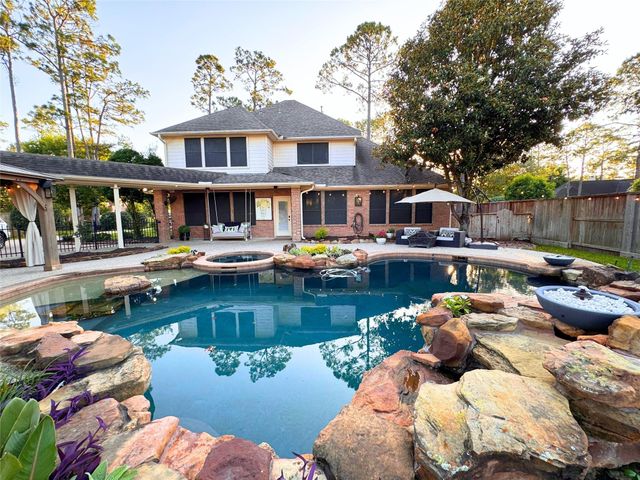 1011 Oak Park Lane, Friendswood, TX 77546