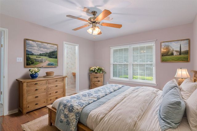 668 Sagewood PKWY, Seguin, TX 78155