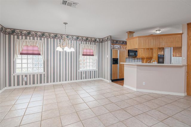 668 Sagewood PKWY, Seguin, TX 78155
