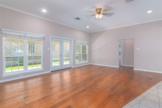 668 Sagewood PKWY, Seguin, TX 78155