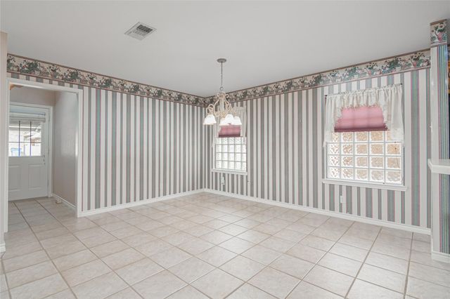 668 Sagewood PKWY, Seguin, TX 78155
