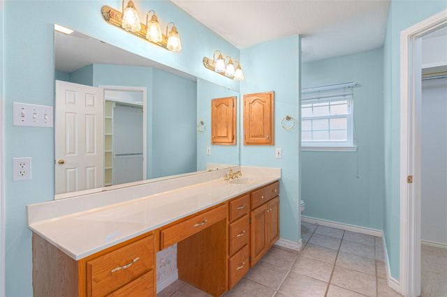 668 Sagewood PKWY, Seguin, TX 78155
