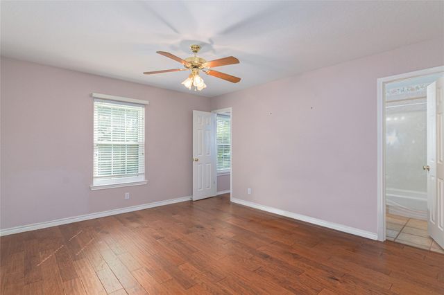668 Sagewood PKWY, Seguin, TX 78155
