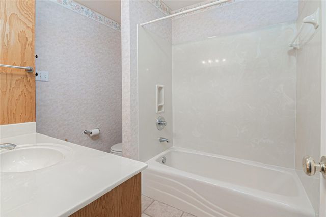 668 Sagewood PKWY, Seguin, TX 78155