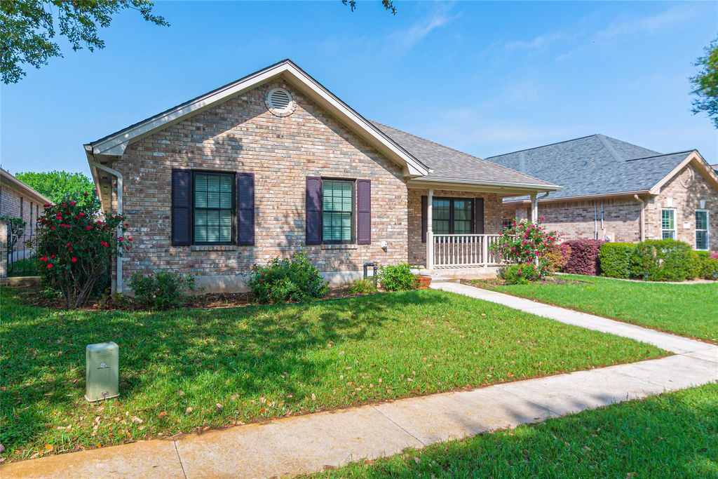 668 Sagewood PKWY, Seguin, TX 78155