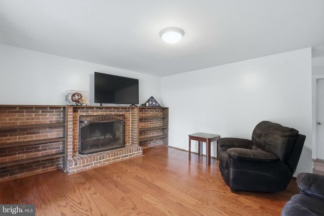 2523 LISA DR, Waldorf, MD 20601
