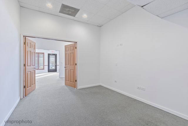 22290 N Hillview Drive 4A-B, Lake Barrington, IL 60010