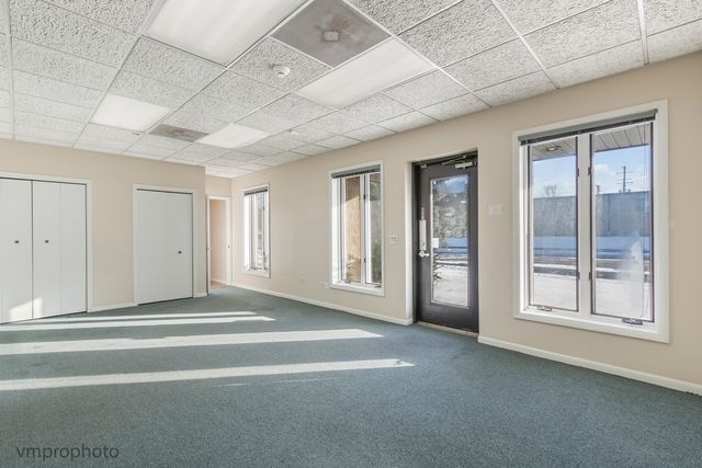 22290 N Hillview Drive 4A-B, Lake Barrington, IL 60010