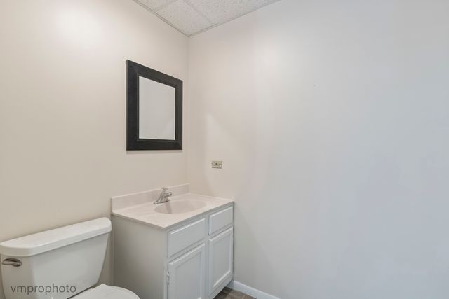 22290 N Hillview Drive 4A-B, Lake Barrington, IL 60010