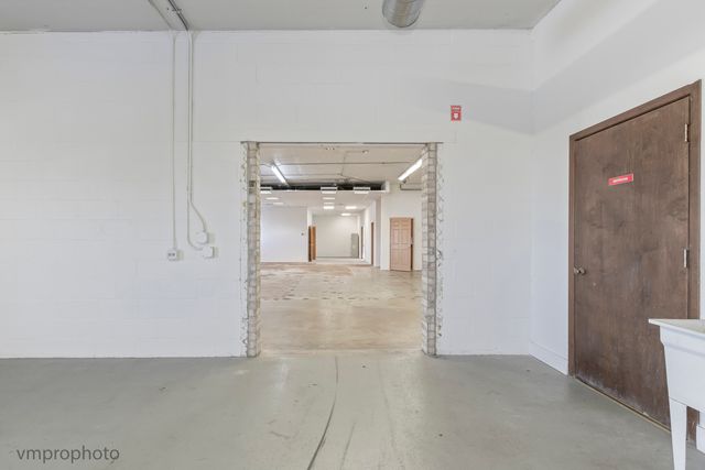 22290 N Hillview Drive 4A-B, Lake Barrington, IL 60010