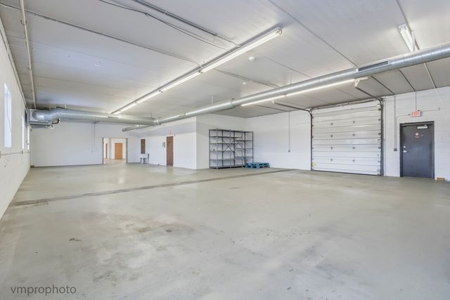 22290 N Hillview Drive 4A-B, Lake Barrington, IL 60010