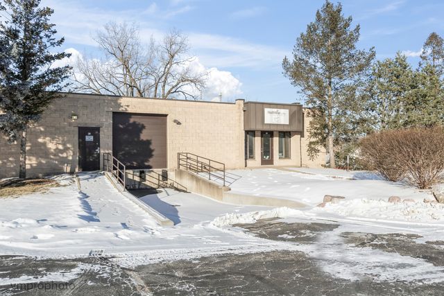 22290 N Hillview Drive 4A-B, Lake Barrington, IL 60010