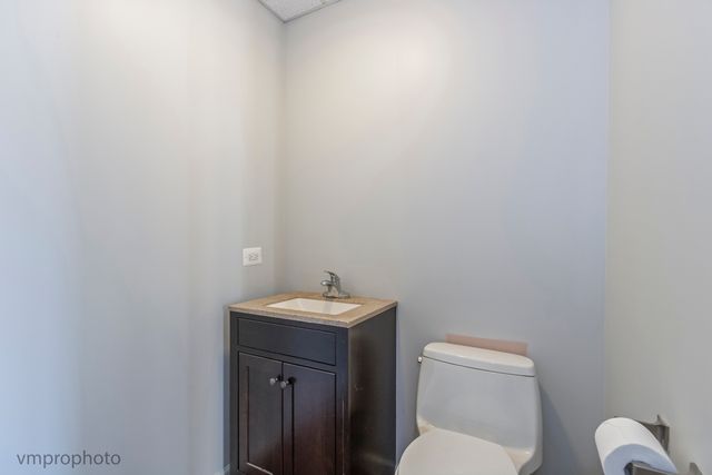 22290 N Hillview Drive 4A-B, Lake Barrington, IL 60010