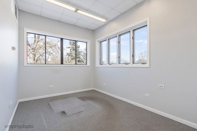 22290 N Hillview Drive 4A-B, Lake Barrington, IL 60010