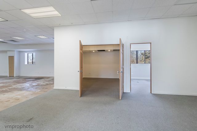 22290 N Hillview Drive 4A-B, Lake Barrington, IL 60010