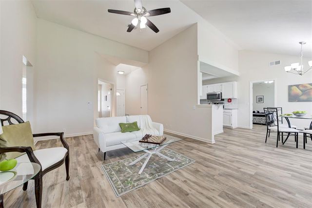 541 NW 169th Street, Edmond, OK 73012