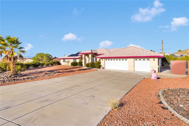 16460 Malahat Road, Apple Valley, CA 92307